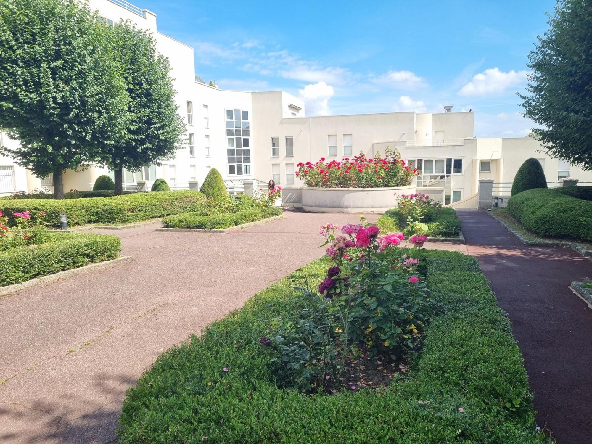 Chambre Avec Sdb Et Toilettes Privatives Rosny-sous-Bois Exterior foto