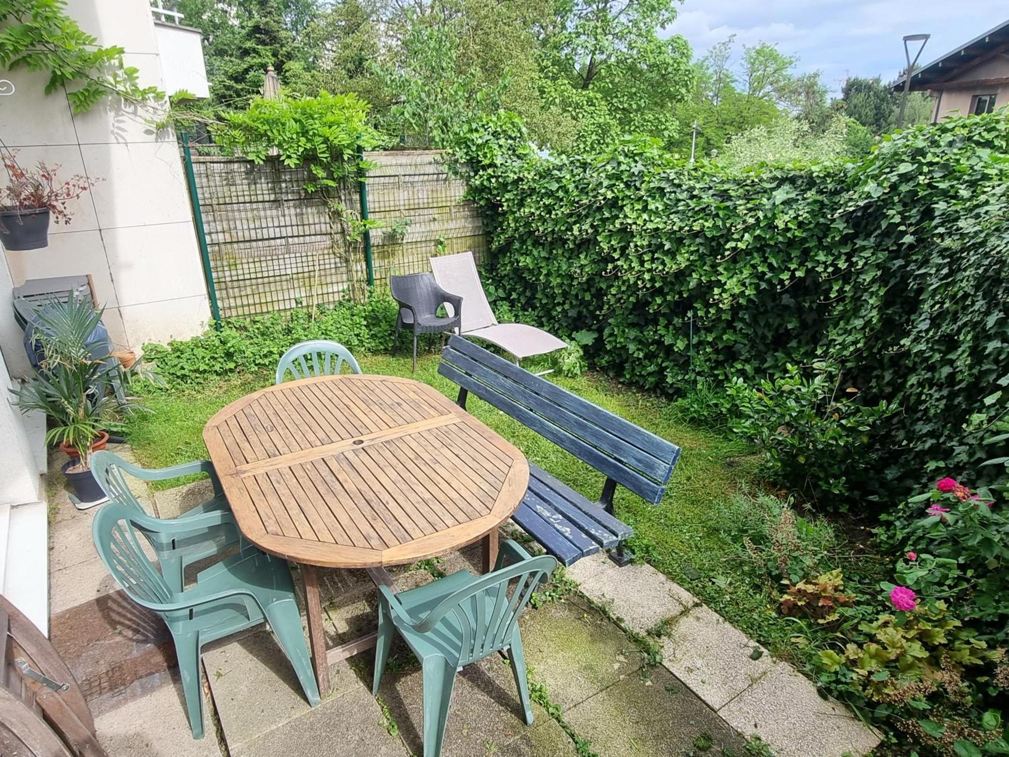 Chambre Avec Sdb Et Toilettes Privatives Rosny-sous-Bois Exterior foto